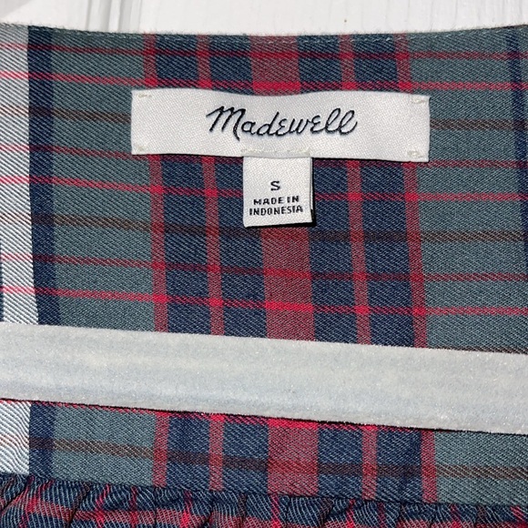 Madewell V-Neck Button-Down Shirt in Pineview Plaid - Picture 6 of 8